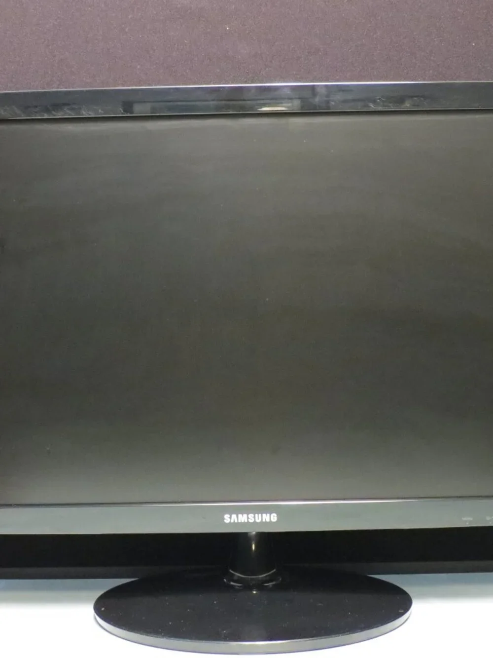 Samsung SyncMaster S24B300EL 24-inch LED Monitor 1080p HD with HDMI Adapter